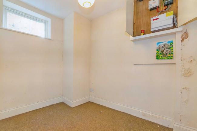 17a Wellington Gardens, Charlton, London, SE7 7PJ 3