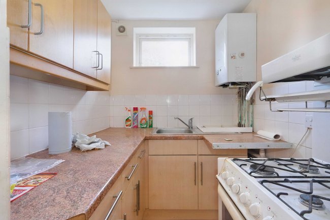 17a Wellington Gardens, Charlton, London, SE7 7PJ 3