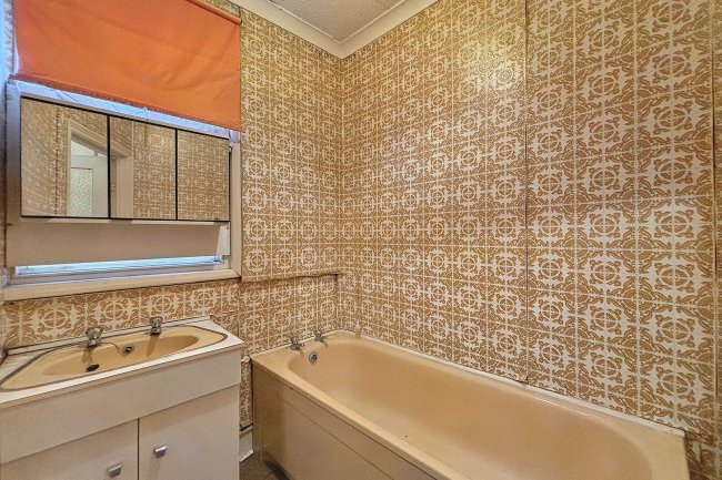 105 Carlingford Road, Tottenham, London, N15 3EJ 10