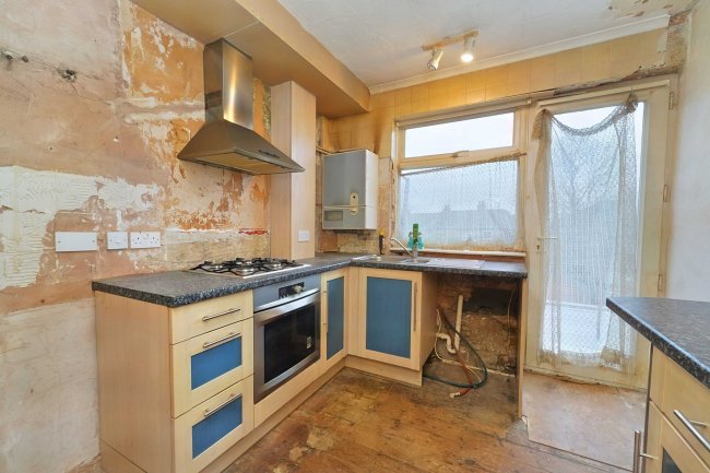 63A Reading Road, Northolt, UB5 4PH 9