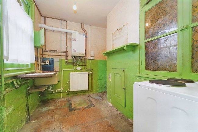 149 Wendover Road, Staines Upon Thames, Surrey, TW18 3DQ 9