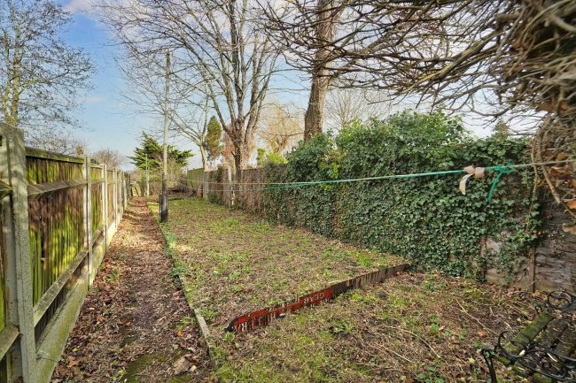 149 Wendover Road, Staines Upon Thames, Surrey, TW18 3DQ 9