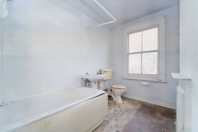 149 Wendover Road, Staines Upon Thames, Surrey, TW18 3DQ 9