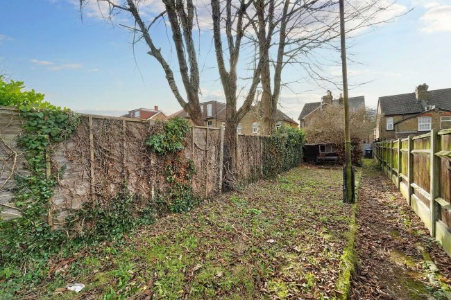 149 Wendover Road, Staines Upon Thames, Surrey, TW18 3DQ 9