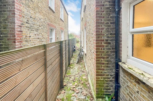 55 Mantilla Road, Tooting, London SW17 8DY 7