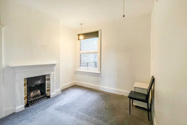 55 Mantilla Road, Tooting, London SW17 8DY 7