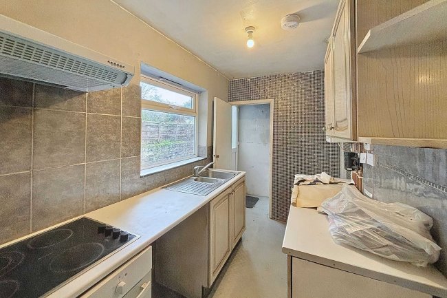 21 Tolson Road, Old Isleworth, TW7 7AE 8