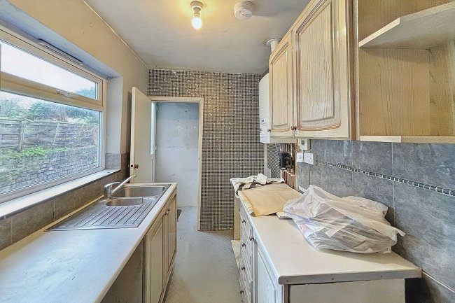 21 Tolson Road, Old Isleworth, TW7 7AE 8