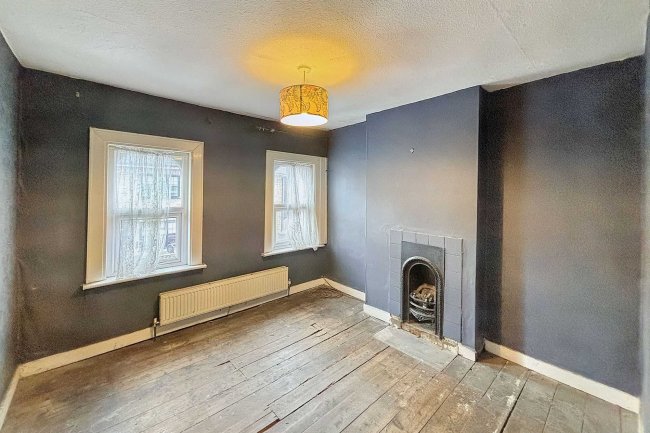 21 Tolson Road, Old Isleworth, TW7 7AE 8