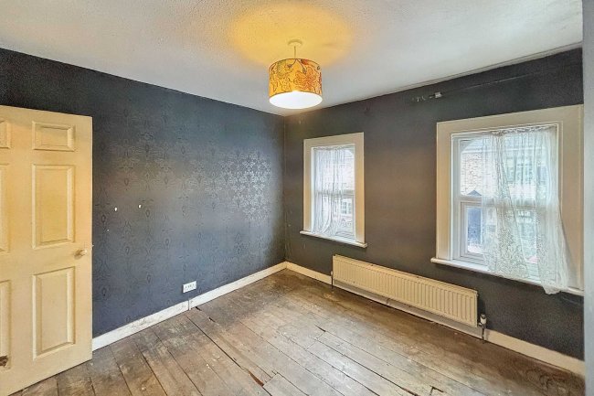 21 Tolson Road, Old Isleworth, TW7 7AE 8