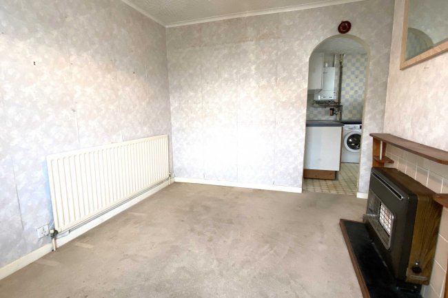 17 Haselbury Road, Totton, Southampton, SO40 3DR 2