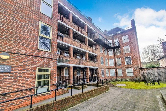 Flat 20 Whiteley House, Brixton Hill, London, SW2 4NF 2