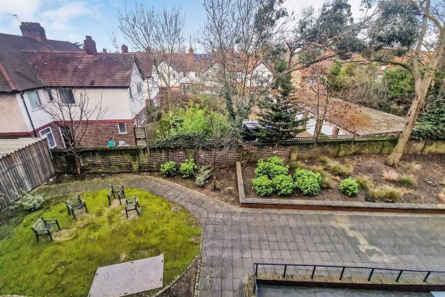 Flat 20 Whiteley House, Brixton Hill, London, SW2 4NF 2