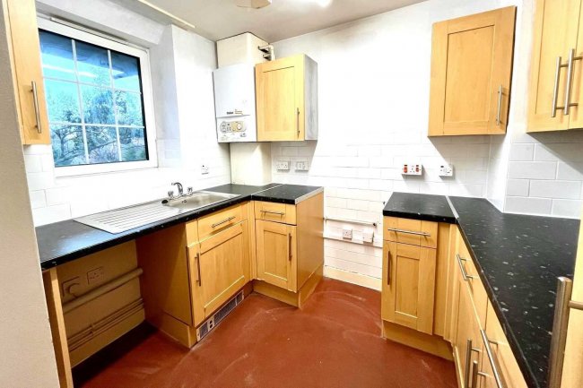 Flat 20 Whiteley House, Brixton Hill, London, SW2 4NF 2