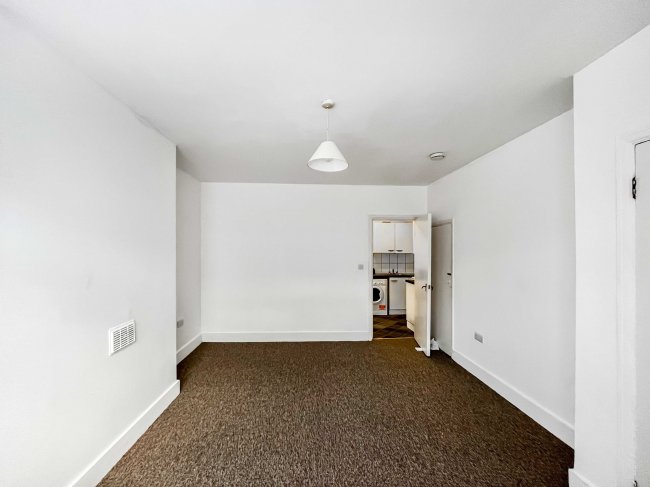 19 & 19A  Kent Road, Dagenham, RM10 8HA 8