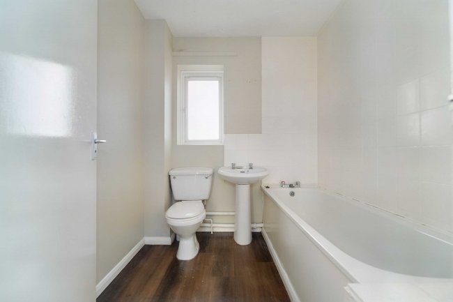 30 Gower Close, Southview, Basingstoke, RG21 5GX 3