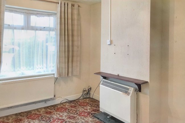 19 Blewitts Cottages, Romford RM13 8SL 7