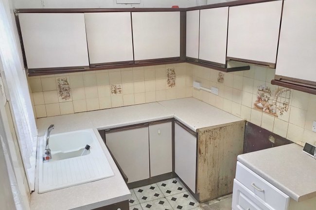 19 Blewitts Cottages, Romford RM13 8SL 7