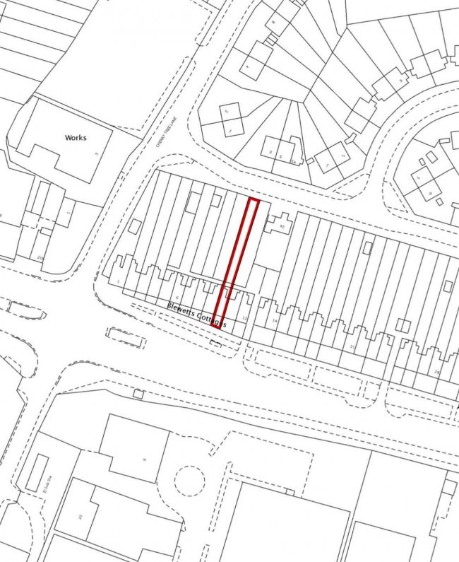 19 Blewitts Cottages, Romford RM13 8SL 7