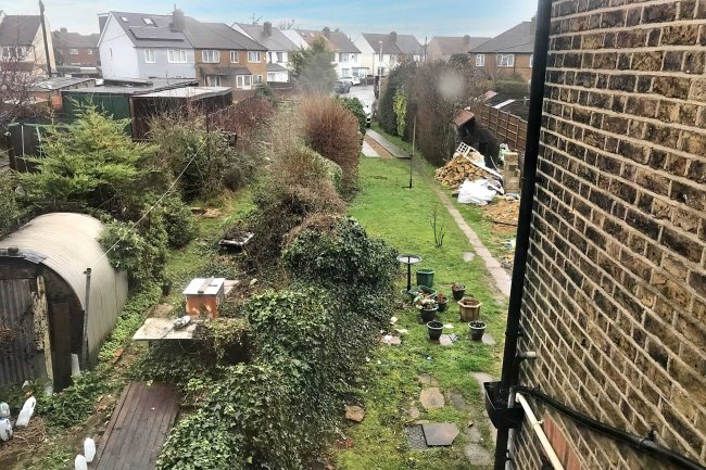 19 Blewitts Cottages, Romford RM13 8SL 7