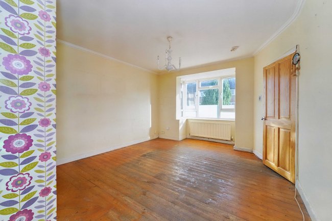 8 Parry Green North, Langley, Slough, SL3 8NW 6