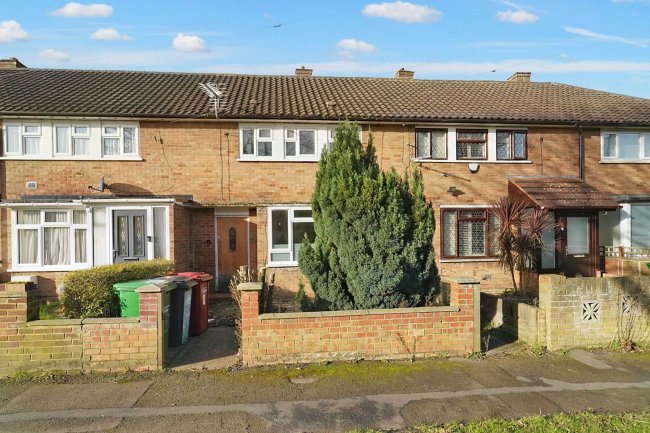 8 Parry Green North, Langley, Slough, SL3 8NW 6