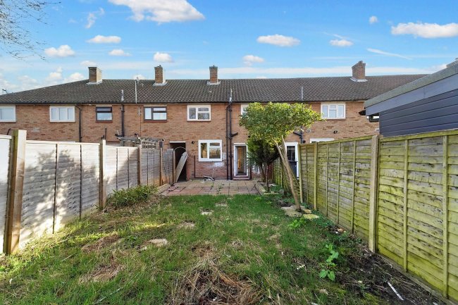 8 Parry Green North, Langley, Slough, SL3 8NW 6