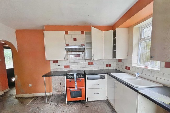 30 Benner Avenue, Ilkeston, Derbyshire, DE7 4DP 9