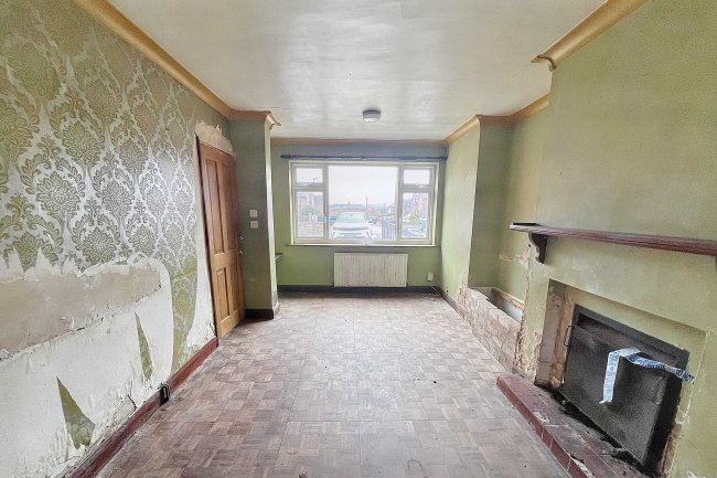 30 Benner Avenue, Ilkeston, Derbyshire, DE7 4DP 9