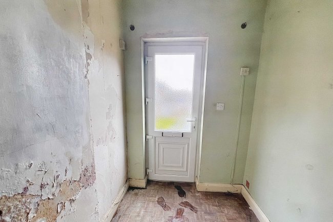 30 Benner Avenue, Ilkeston, Derbyshire, DE7 4DP 9