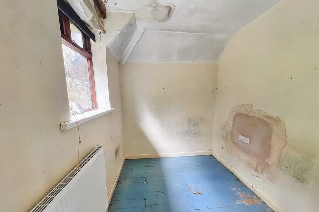 30 Benner Avenue, Ilkeston, Derbyshire, DE7 4DP 9