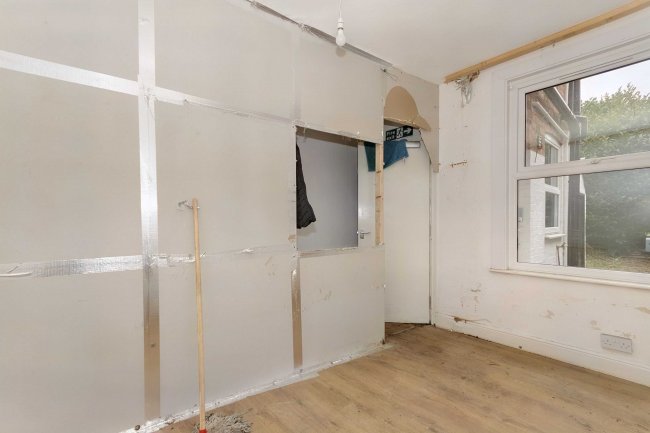 36 Baker Street, Northampton, NN2 6DJ 9