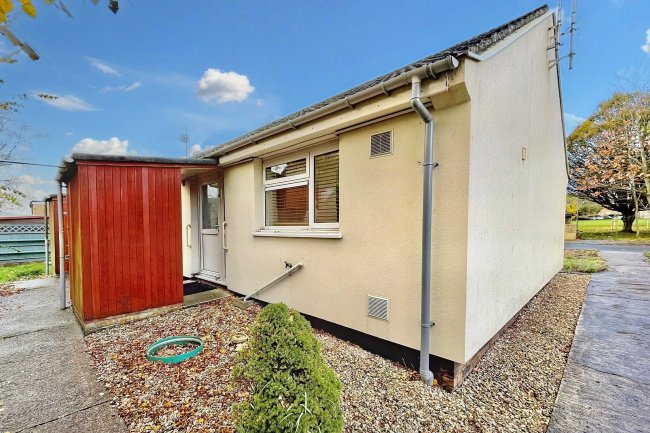 24 Millfield, Chard, Somerset, TA20 2DA 6