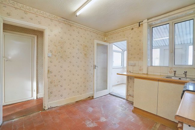 17 Spring Close, Castle Gresley, Swadlincote DE11 9LQ 10