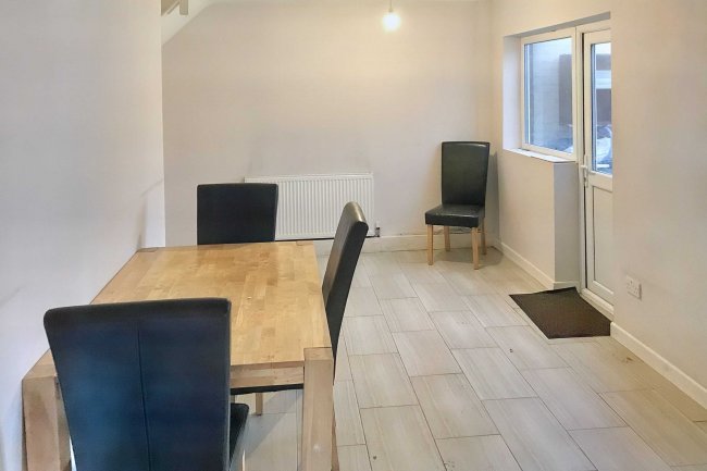 20 Carlton Drive, Hadleigh, Benfleet, SS7 3YQ 6