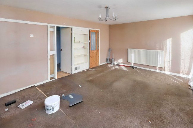 3 Penn Gardens, Romford, RM5 2JF 3