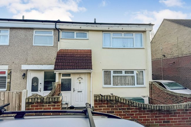 3 Penn Gardens, Romford, RM5 2JF 3
