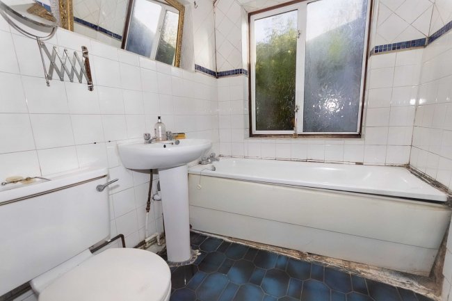 28 Washbrook Road, Rushden, Northamptonshire, NN10 9UX 7