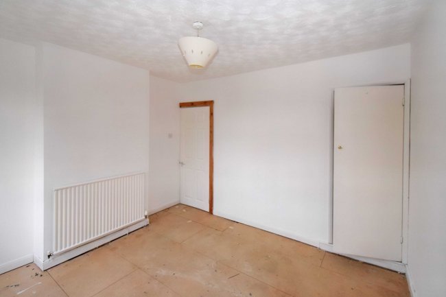 106 Queens Road, Hinckley, LE10 1EF 1