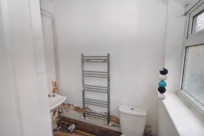 106 Queens Road, Hinckley, LE10 1EF 1