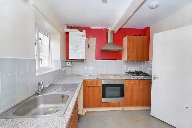 29 Malthouse Square, Beaconsfield, Buckinghamshire, HP9 2LD 10