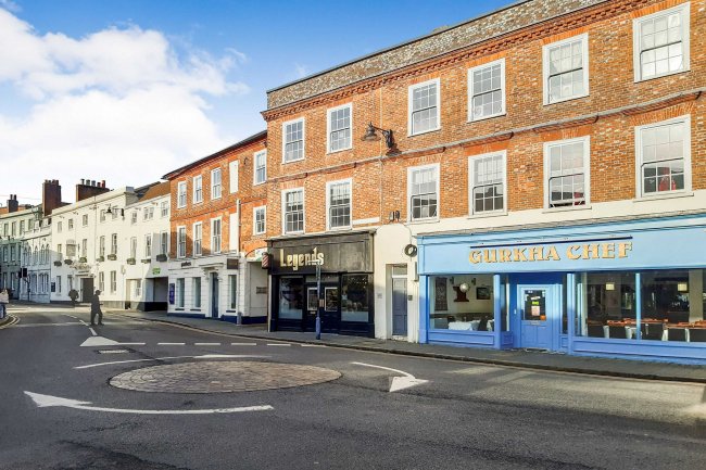 24 - 26 The Broadway, Newbury, Berkshire RG14 1AU 9