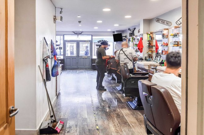 24 - 26 The Broadway, Newbury, Berkshire RG14 1AU 9