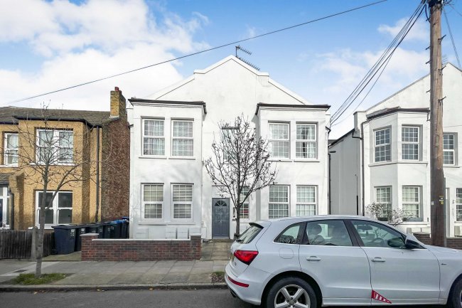 33a Robinson Road, Tooting, London, SW17 9DL 9
