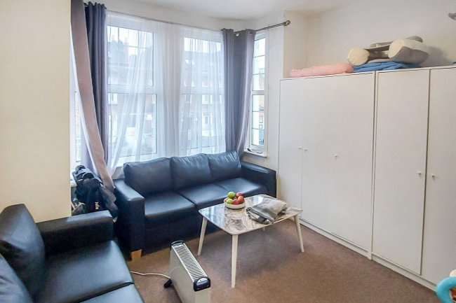 33a Robinson Road, Tooting, London, SW17 9DL 9