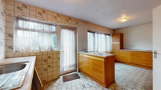 57 Brookfield Lane East, Cheshunt, Waltham Cross, EN8 0PZ 4