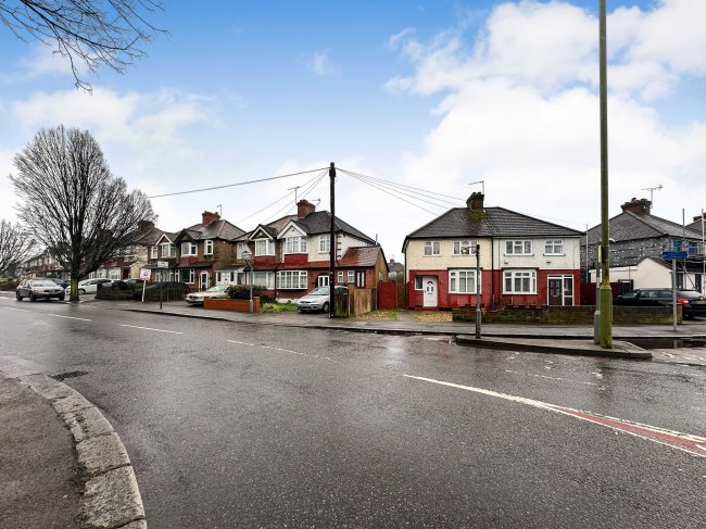 179 Sheepcot Lane, Watford WD25 0ED 3