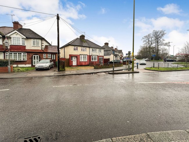 179 Sheepcot Lane, Watford WD25 0ED 3