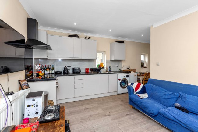 31-33 Park Road, Teddington, TW11 0AB 9