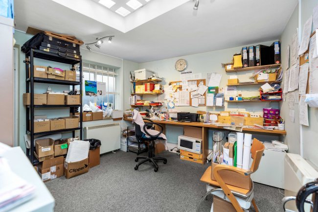 7 Queen Victoria Road, High Wycombe, HP11 1BA 7